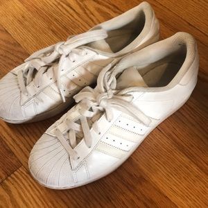 white superstars adidas